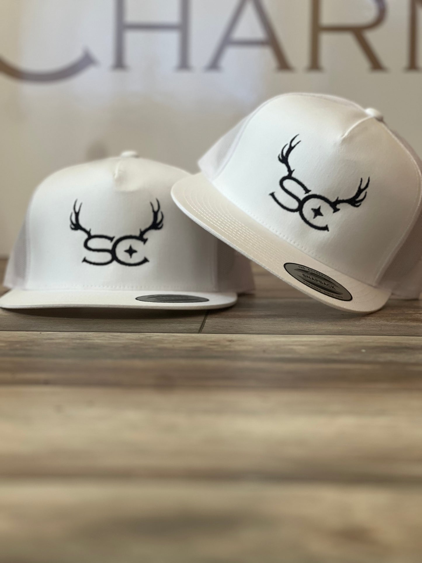 Southern Stag - White & Black