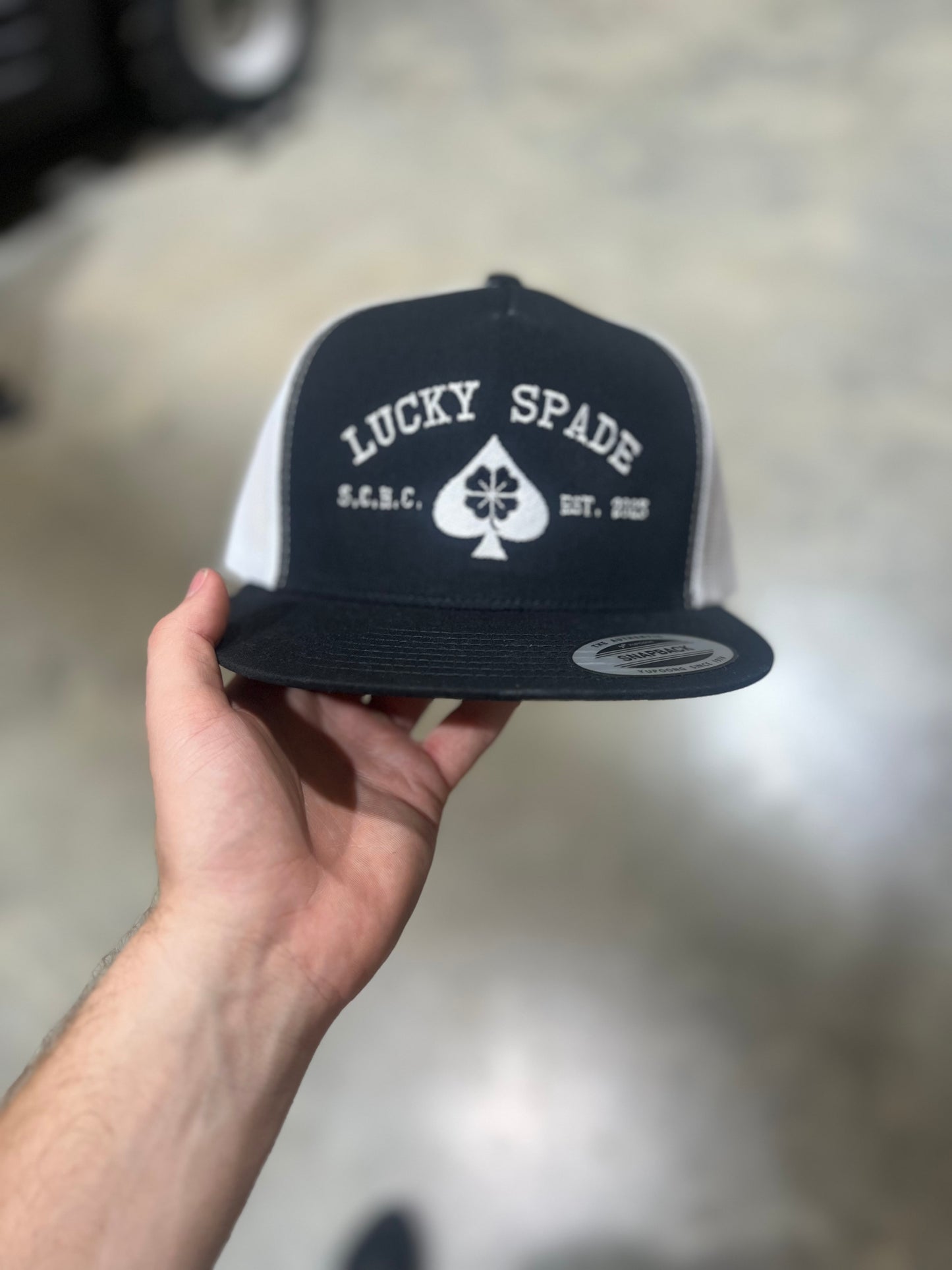 Lucky Spade Black/White