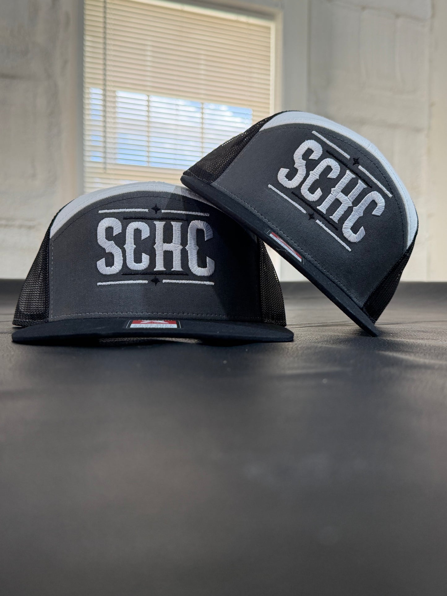 The Midnight Rider Gray/Black & White